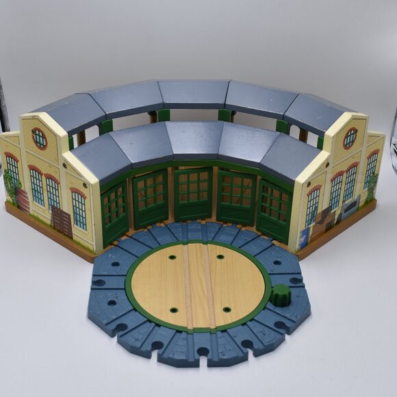 Roundhouse Tidmouth Shed w/5 Stalls Wooden Railway Thomas & Friends Train Engine - Picture 2 of 14